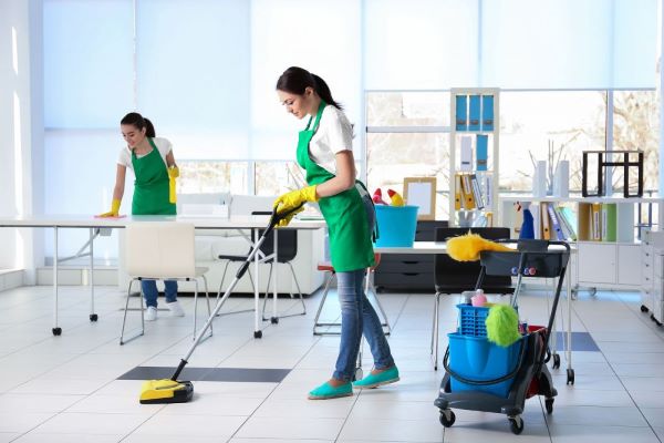 Những lợi ích khi sử dụng dịch vụ vệ sinh công nghiệp