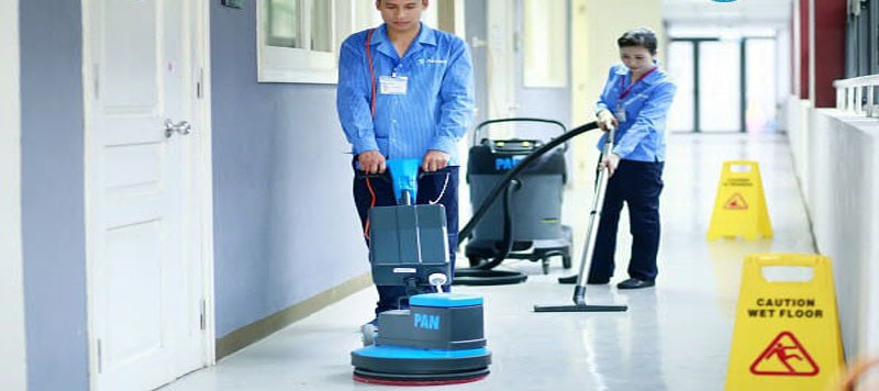 Sử dụng máy móc hiện đại khi vệ sinh công nghiệp quận Đống Đa